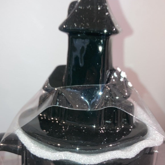 Rae Dunn IF YOU’VE GOT IT HAUNT IT Black Haunted Coffee Mug NEW Halloween 🎃 - Picture 4 of 7